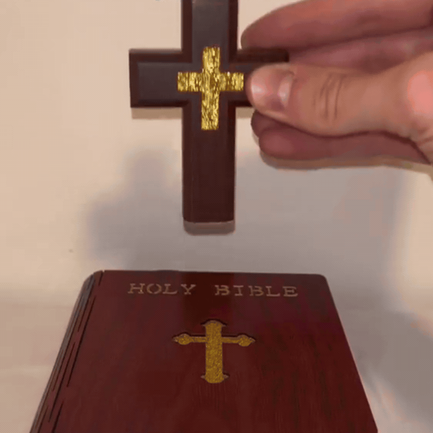 HeaHug™ Levitating Cross Lamp